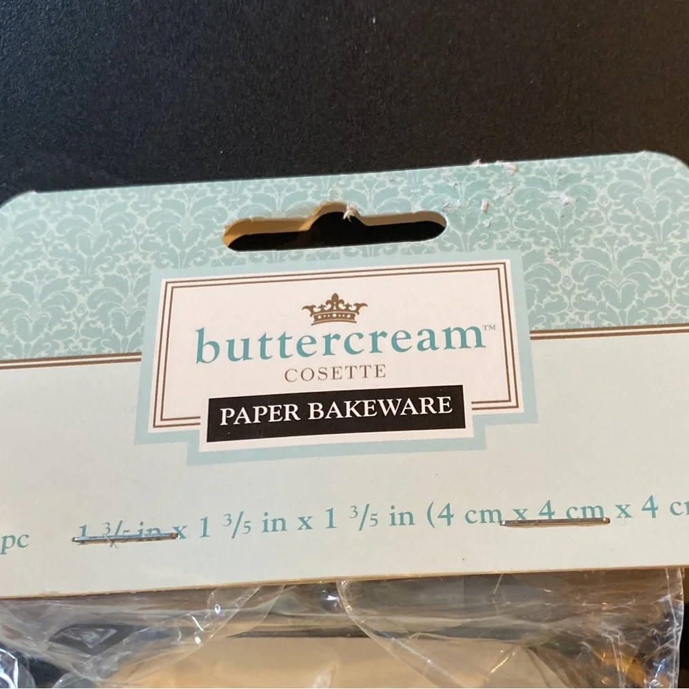 Buttercream conserve paper bakeware 1-3/5”x1-3/5”  & 3-1/5”x 1-1/5” x 1-2/5”